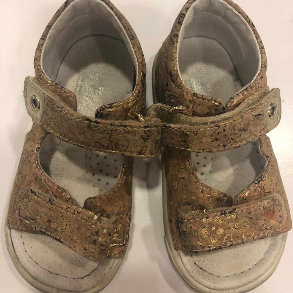Naturino cork and gold sandals.